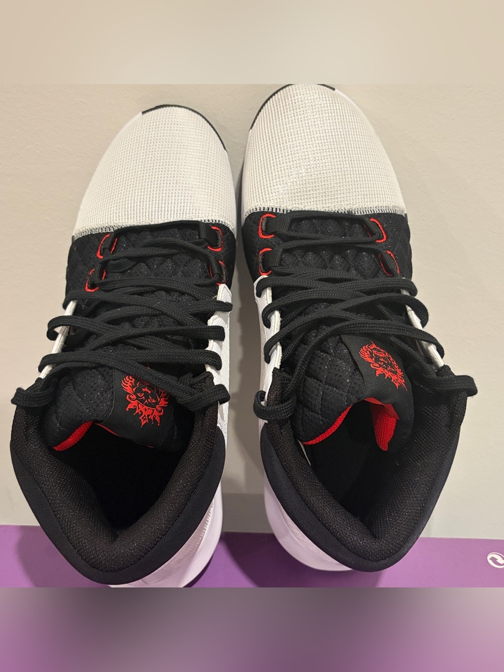 Nike LeBron Witness 8 basketball shoes classic White/University Red/Black Sz 14 - Picture 7 of 13
